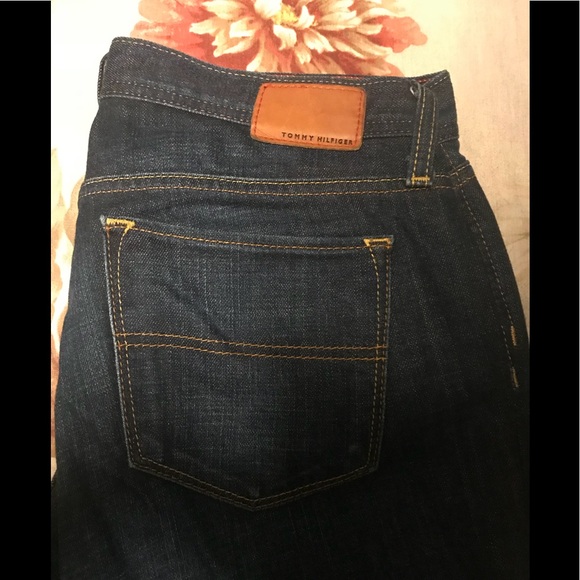 Tommy Hilfiger Jeans Size 6L - Picture 2 of 5